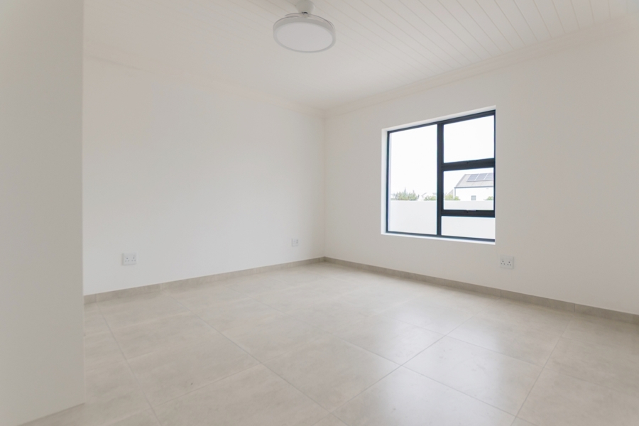 3 Bedroom Property for Sale in Brittania Beach Estate Western Cape